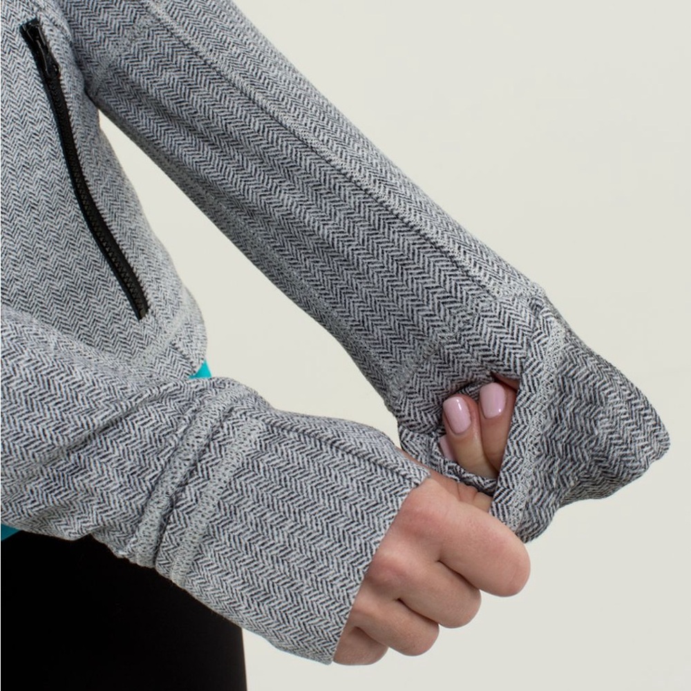 EUC Lululemon Forme Jacket II *Textured - Picture 10 of 10